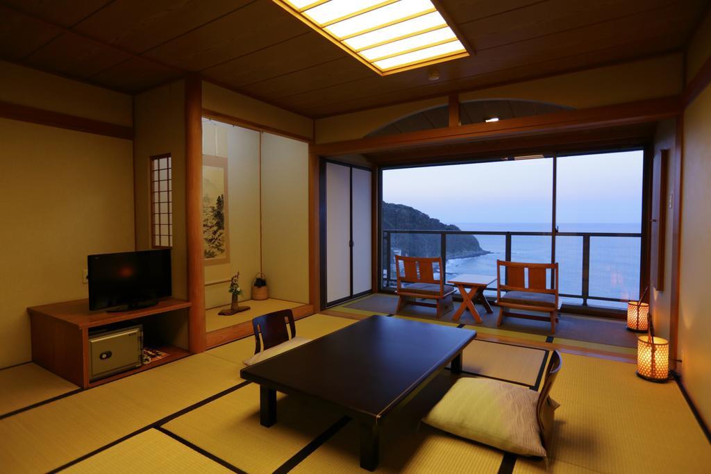 Готель Izu Retreat By Onko Chishin Хіґашіідзу Екстер'єр фото